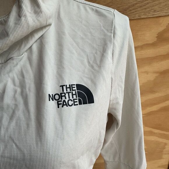 The North Face Women's Off-White lightweight rain jacket - Picture 2 of 5